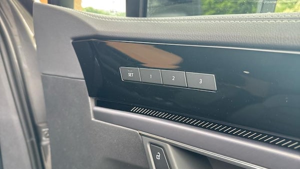 Used Volkswagen Touareg 2025 for sale - 74232296: Photo 30