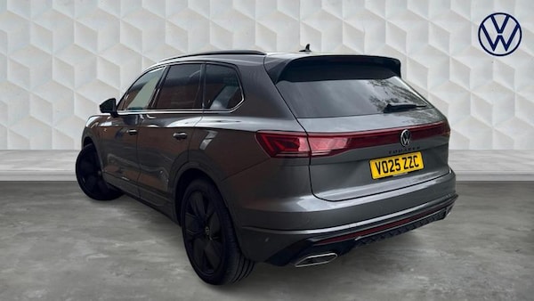 Used Volkswagen Touareg 2025 for sale - 74232296: Photo 3