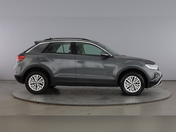 Used Volkswagen T-Roc 2023 for sale - 78617992: Photo