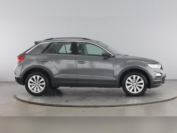 Used Volkswagen T-Roc 2019 for sale - 75433539: Photo