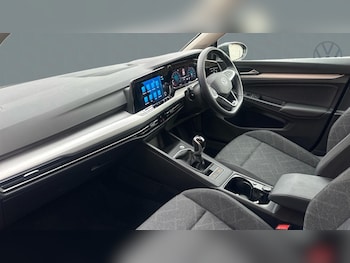 Used Volkswagen Golf 2024 for sale - 77975625: Photo