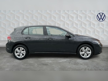 Used Volkswagen Golf 2024 for sale - 77975625: Photo