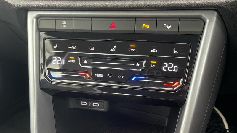 Used Volkswagen T-Roc 2022 for sale - 75997356: Photo 16