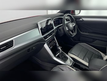 Used Volkswagen T-Roc 2022 for sale - 75997356: Photo 2