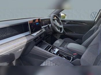 Used Volkswagen Touran 2025 for sale - 76117646: Photo 2