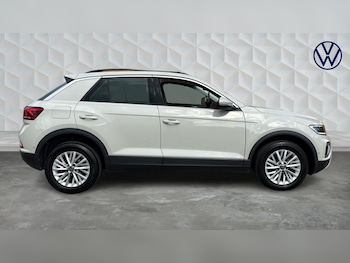 Used Volkswagen T-Roc 2023 for sale - 78392888: Photo