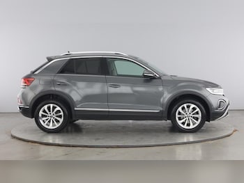 Used Volkswagen T-Roc 2023 for sale - 75541927: Photo