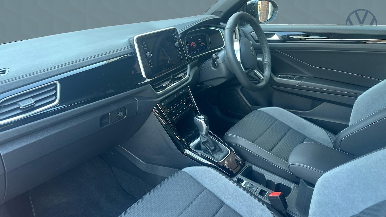 Used Volkswagen T-Roc 2025 for sale - 77506351: Photo 2