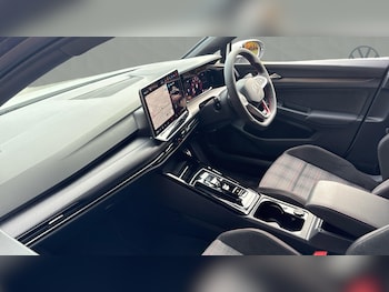 Used Volkswagen Golf 2025 for sale - 77506219: Photo