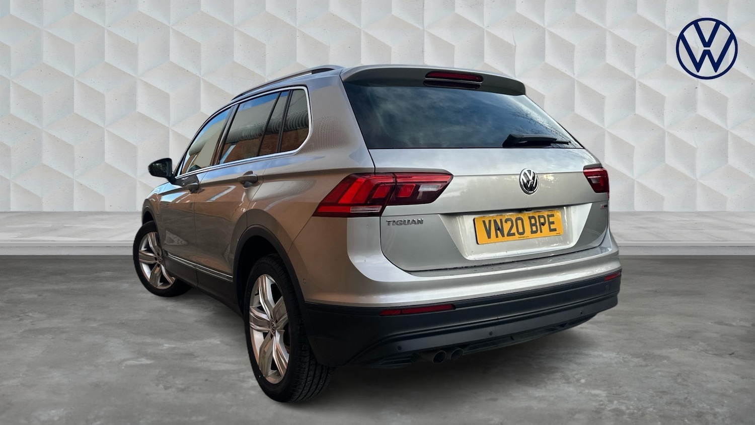 Used Volkswagen Tiguan 2020 for sale - 77506379: Photo 3