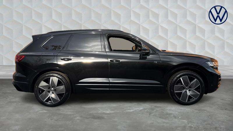 Used Volkswagen Touareg 2025 for sale - 76494713: Photo 4