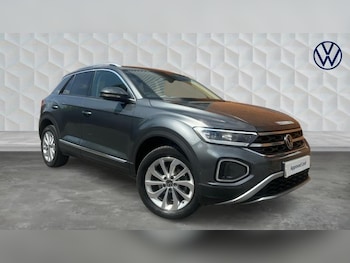 Used Volkswagen T-Roc 2023 for sale - 75385822: Photo
