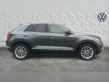 Used Volkswagen T-Roc 2023 for sale - 75385822: Photo