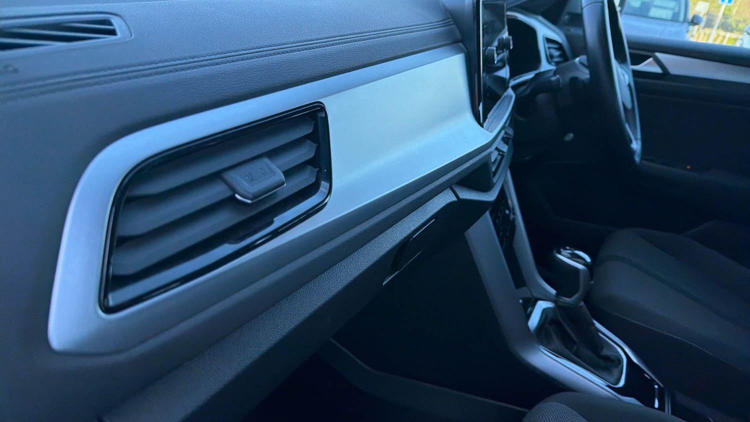 Used Volkswagen T-Roc 2023 for sale - 78135106: Photo 20