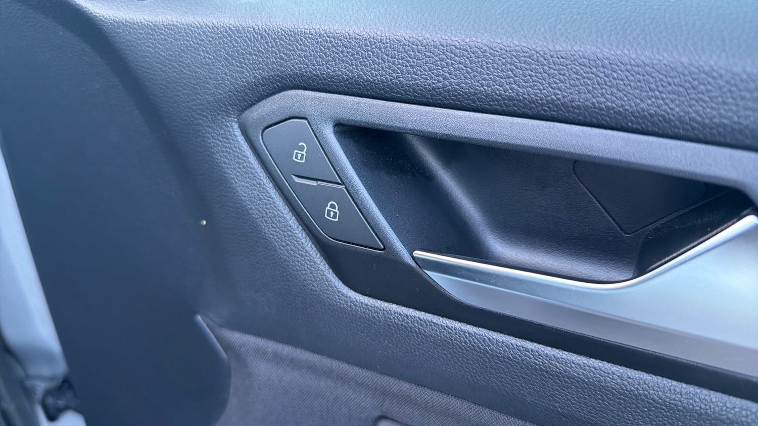 Used Volkswagen T-Roc 2023 for sale - 78135106: Photo 23