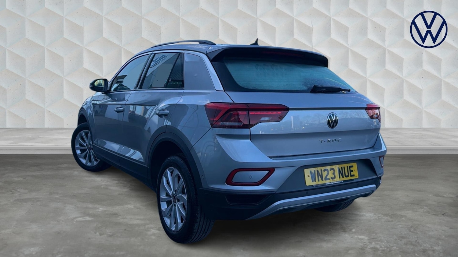 Used Volkswagen T-Roc 2023 for sale - 78135106: Photo 3