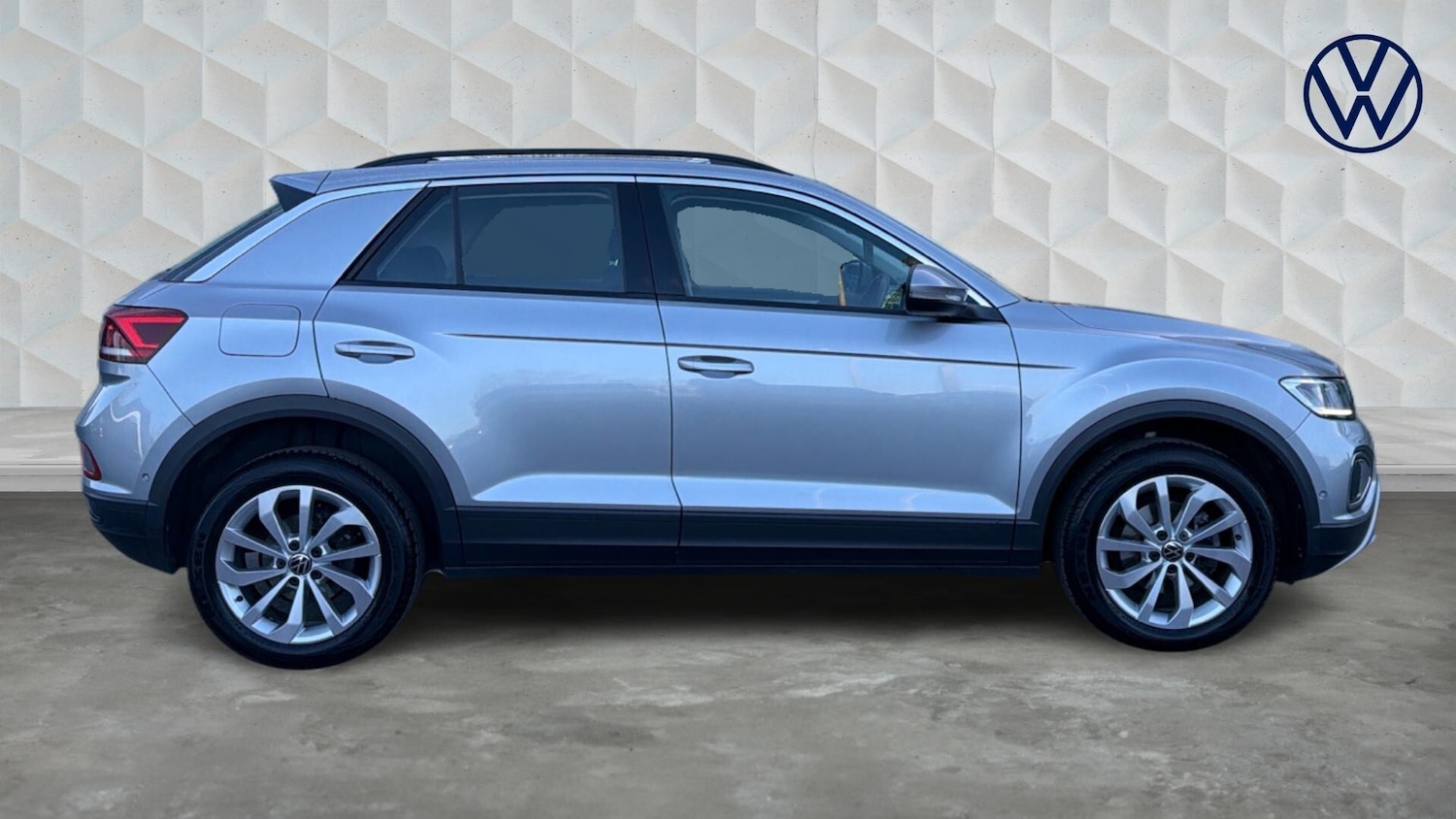 Used Volkswagen T-Roc 2023 for sale - 78135106: Photo 4