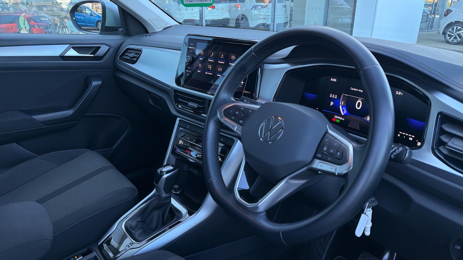 Used Volkswagen T-Roc 2023 for sale - 78135106: Photo 6