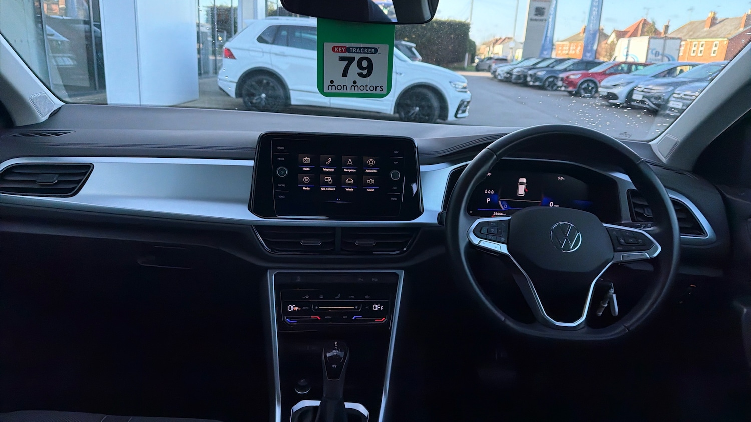 Used Volkswagen T-Roc 2023 for sale - 78135106: Photo 9