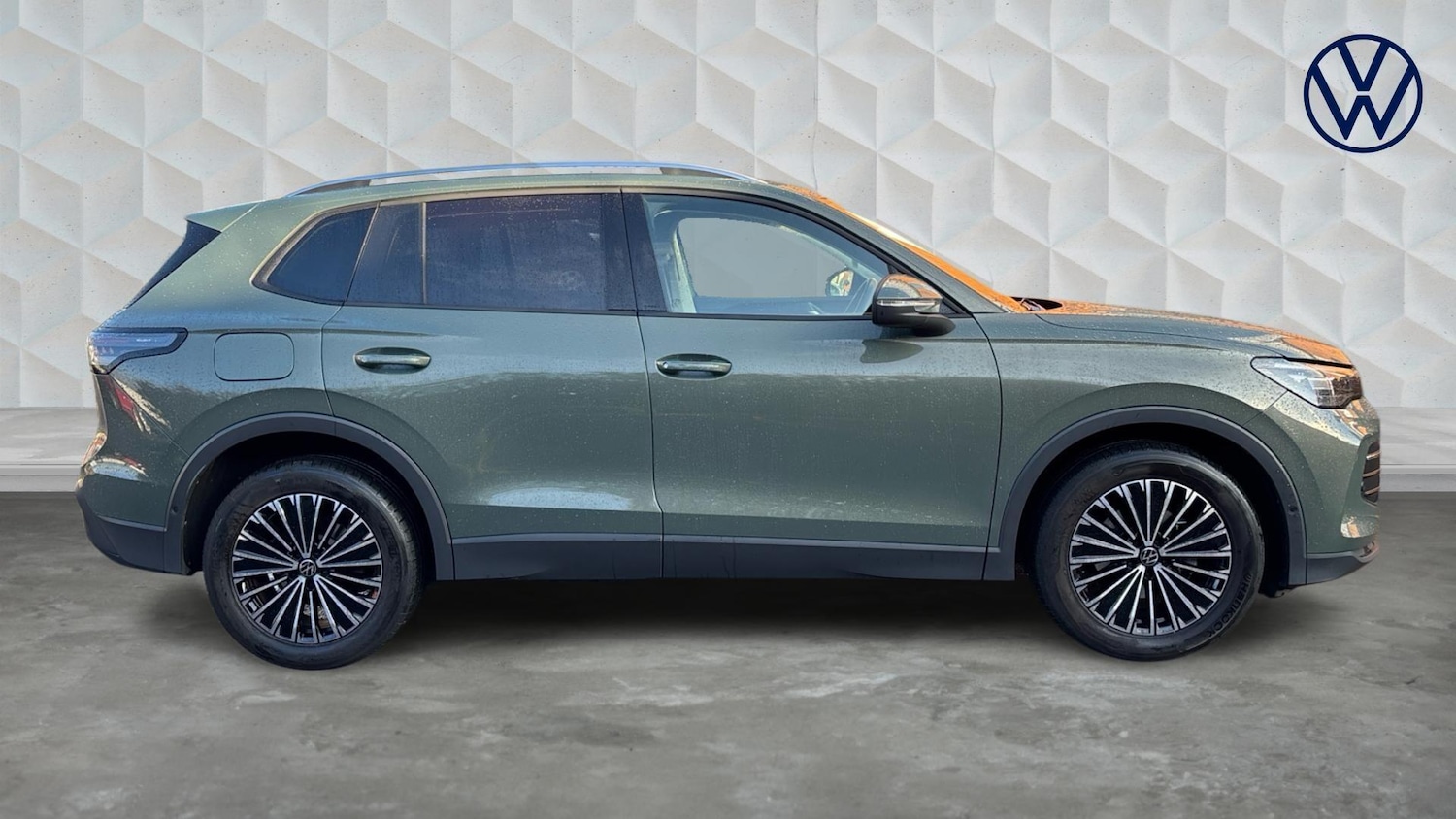 Used Volkswagen Tiguan 2024 for sale - 77602285: Photo 4