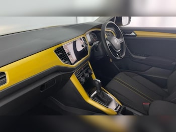 Used Volkswagen T-Roc 2020 for sale - 75504842: Photo