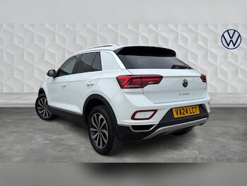 Used Volkswagen T-Roc 2024 for sale - 77766633: Photo