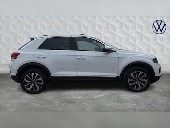 Used Volkswagen T-Roc 2024 for sale - 77766633: Photo