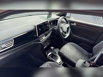 Used Volkswagen T-Roc 2024 for sale - 78736432: Photo