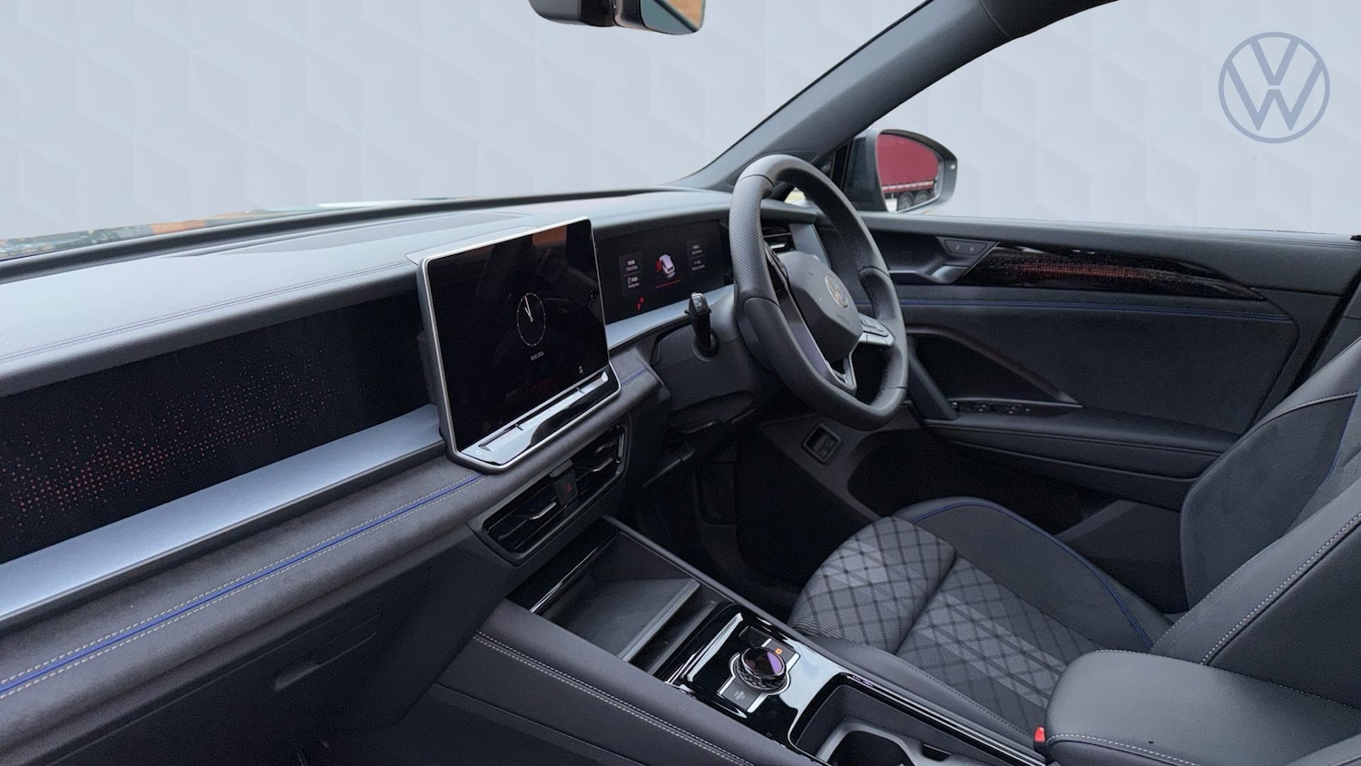 Used Volkswagen Touran 2026 for sale - 77602464: Photo 2