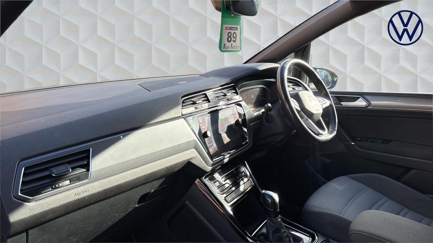 Used Volkswagen Touran 2022 for sale - 77602294: Photo 2