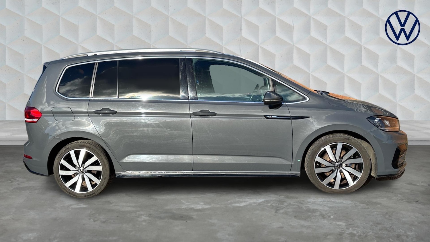 Used Volkswagen Touran 2022 for sale - 77602294: Photo 4