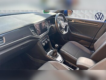 Used Volkswagen T-Roc 2019 for sale - 77225891: Photo
