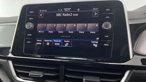 Used Volkswagen T-Roc 2023 for sale - 75457421: Photo 7