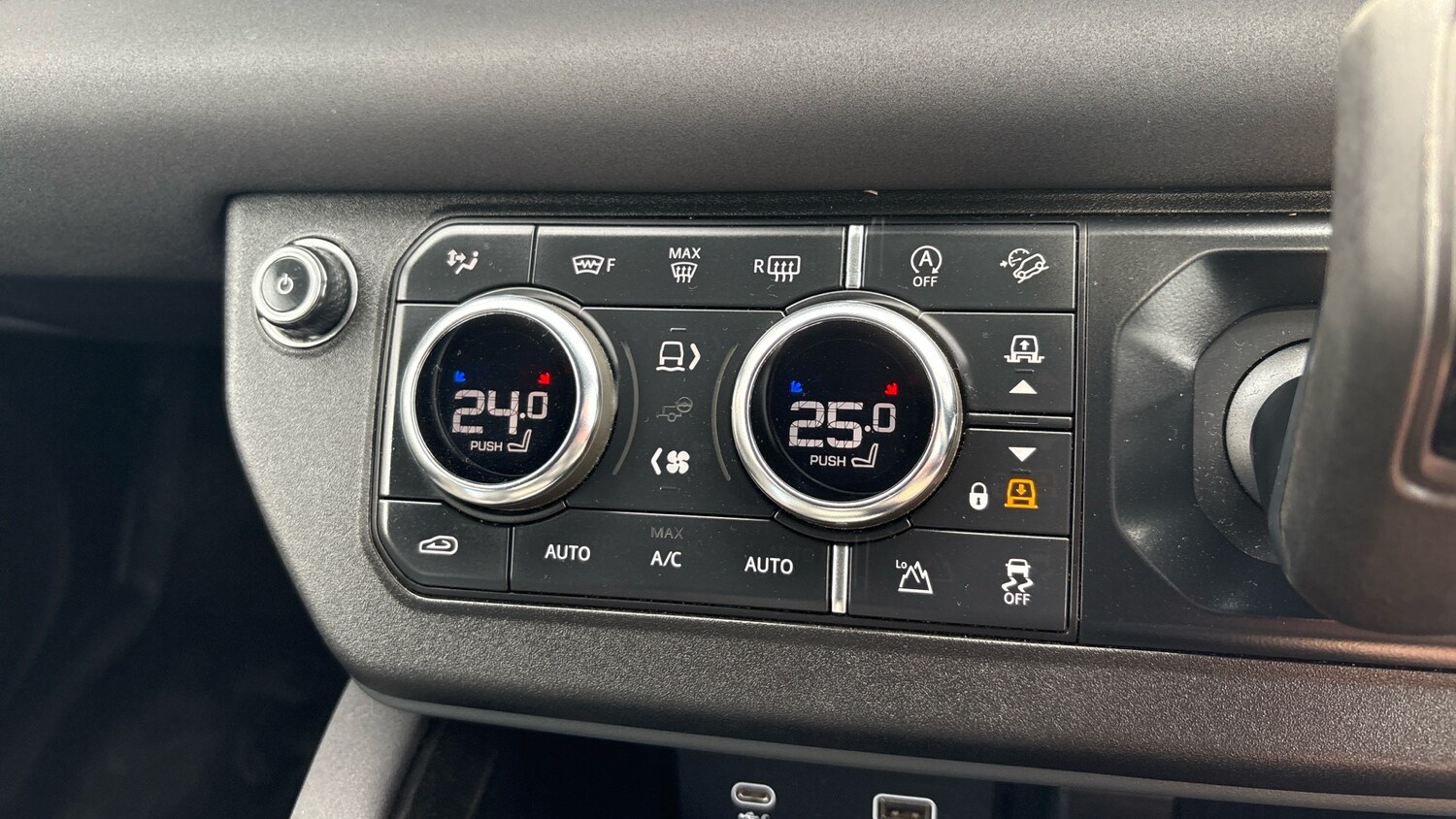 Used Land Rover Defender 110 2022 for sale - 78202222: Photo 21