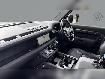 Used Land Rover Defender 110 2022 for sale - 78202222: Photo