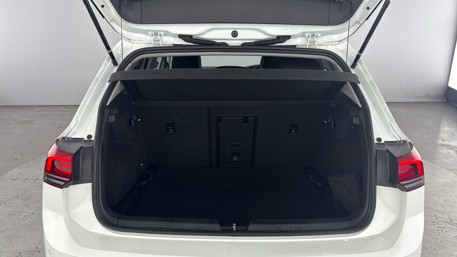 Used Volkswagen Golf 2023 for sale - 78183164: Photo 32