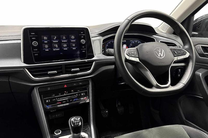 Used Volkswagen T-Roc 2024 for sale - 76580767: Photo 2