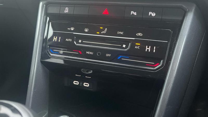 Used Volkswagen T-Roc 2024 for sale - 76580767: Photo 27