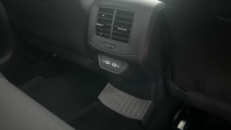 Used Volkswagen T-Roc 2024 for sale - 76580767: Photo 31