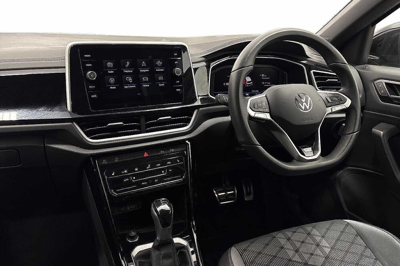 Used Volkswagen T-Roc 2025 for sale - 78004796: Photo 2