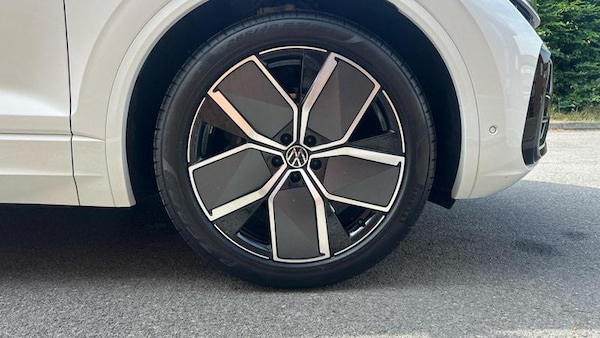 Used Volkswagen Touareg 2025 for sale - 75113298: Photo 5