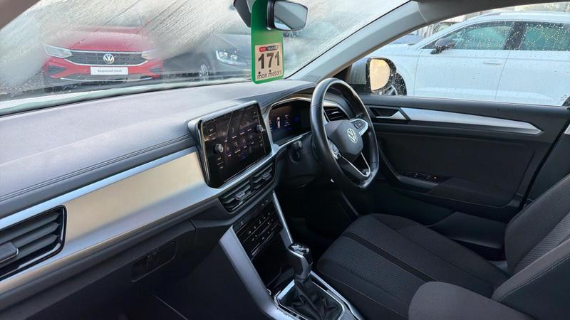 Used Volkswagen T-Roc 2022 for sale - 76782255: Photo 2