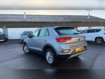 Used Volkswagen T-Roc 2022 for sale - 76782255: Photo