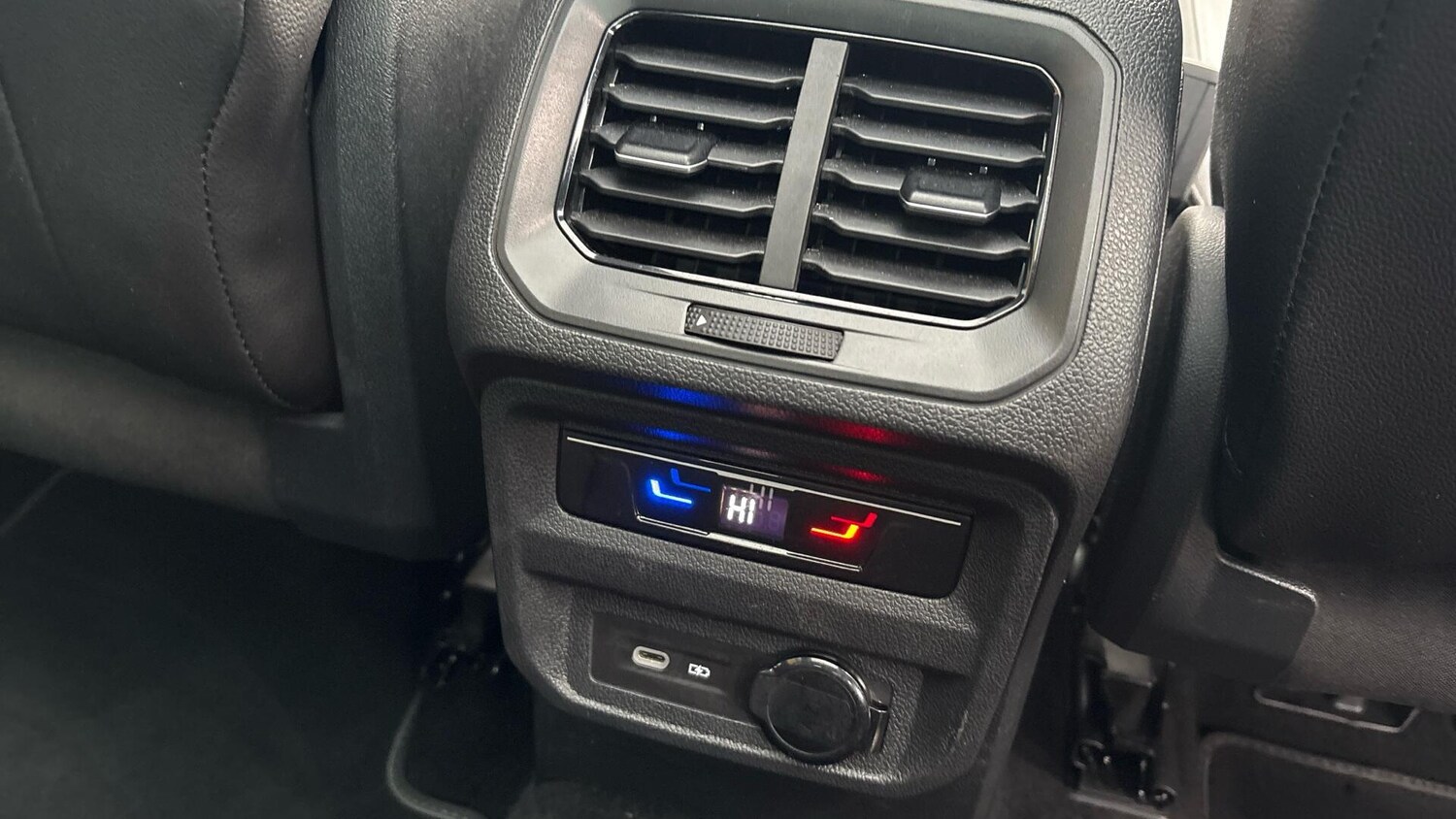 Used Volkswagen Tiguan 2023 for sale - 77701418: Photo 35