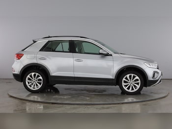 Used Volkswagen T-Roc 2023 for sale - 78778985: Photo