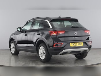 Used Volkswagen T-Roc 2023 for sale - 75740316: Photo