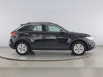 Used Volkswagen T-Roc 2023 for sale - 75740316: Photo