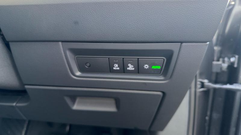 Used Volkswagen Touareg 2025 for sale - 77235931: Photo 28