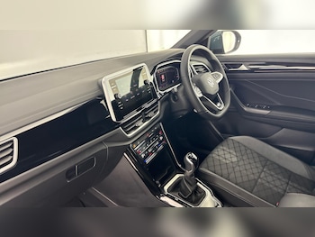 Used Volkswagen T-Roc 2025 for sale - 78571750: Photo