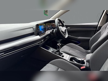 Used Volkswagen Golf 2021 for sale - 76750500: Photo